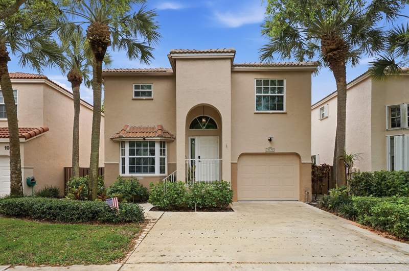 3 bedroom Single Family Residence at 10690 NW 12th Drive, Minto Plantation, Plantation — photo 2