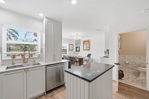 10690 NW 12th Drive, Plantation FL - photo 11 of 58