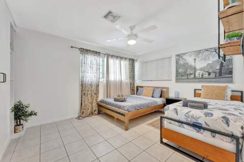 1246 Johnson Street, Hollywood FL - photo 19 of 43