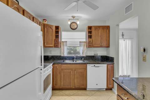 9401 Sunrise Lakes Boulevard #311, Sunrise FL - photo 13 of 44
