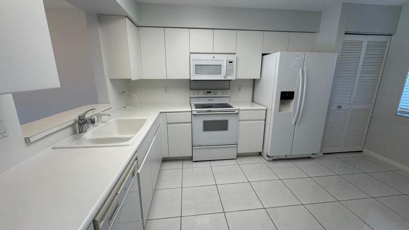 3 bedroom Condominium at 5876 Regal Glen Drive #108, Regal Shores / Coral Lakes, Boynton Beach — photo 3