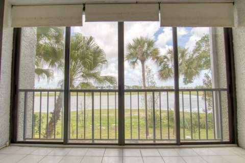 4832 Esedra Court #204, Lake Worth FL - photo 10 of 12