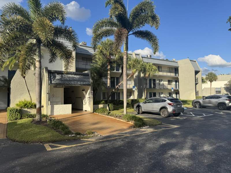 3 bedroom Condominium at 4832 Esedra Court #106, Fountains Of Palm Beach Condo 4, Lake Worth — photo 2