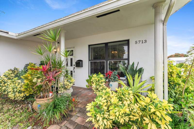 2 bedroom Single Family Residence at 5713 NW 84th Terrace, Mainlands Of Tamarac Lakes, Tamarac — photo 5