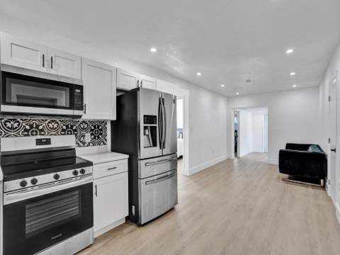 3661 NE 8th Avenue, Oakland Park FL - photo 6 of 30