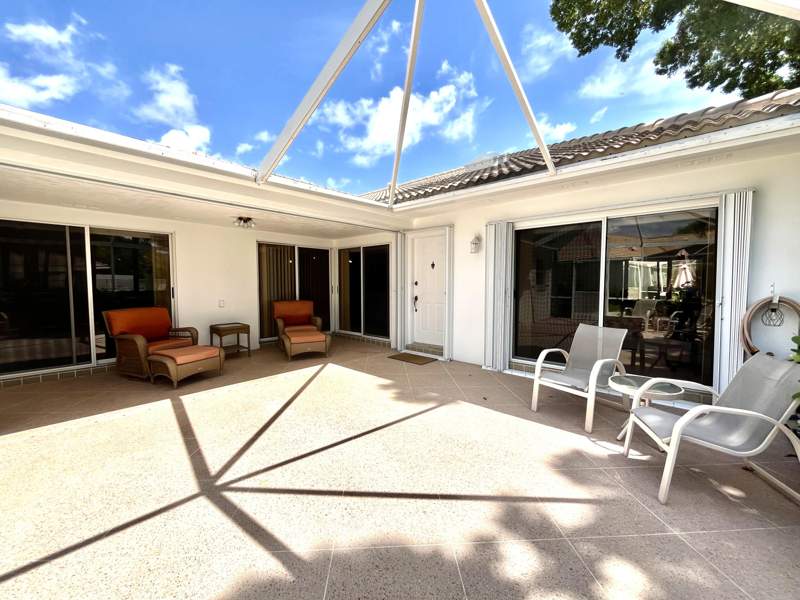 2 bedroom Townhouse at 604 Silverleaf Oak Court, Oaks-Sunterrace 1, Palm Beach Gardens — photo 2