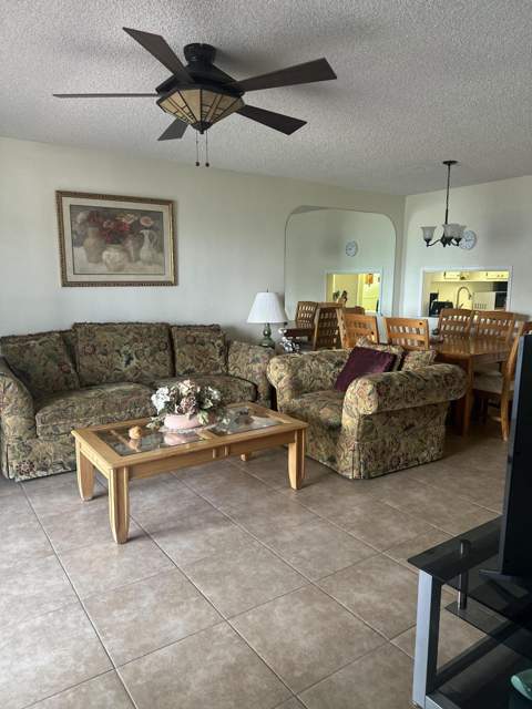2812 S Garden Dr S #304, Lake Worth FL - photo 7 of 28