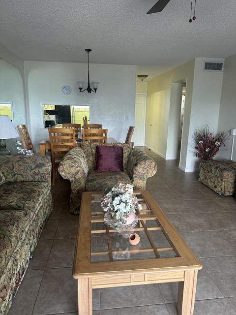 2812 S Garden Dr S #304, Lake Worth FL - photo 8 of 28