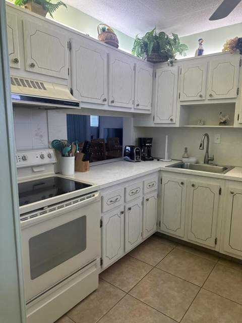 2812 S Garden Dr S #304, Lake Worth FL - photo 12 of 28