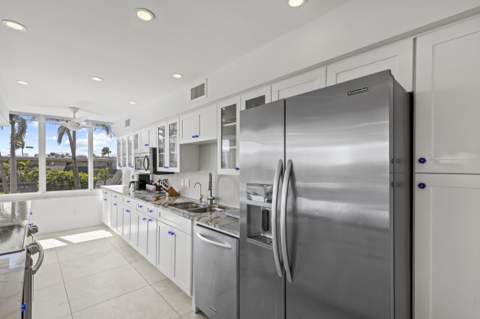 3589 S Ocean Boulevard #306, South Palm Beach FL - photo 7 of 45