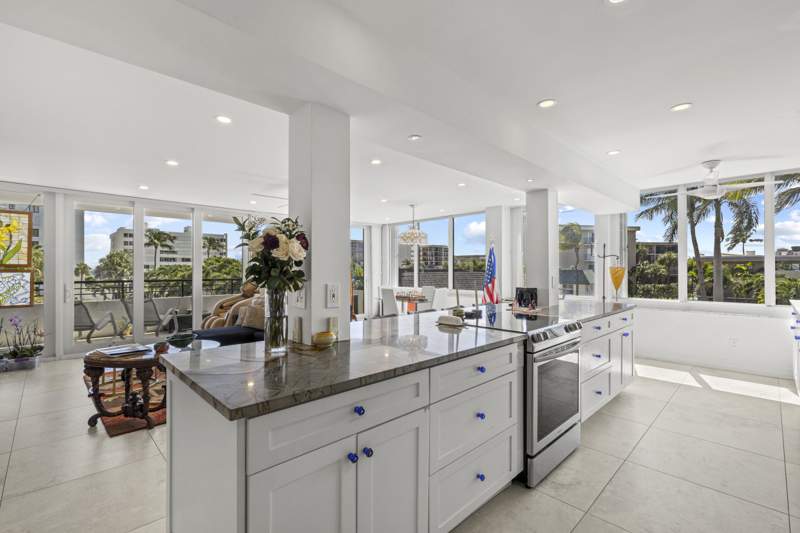 2 bedroom Condominium at 3589 S Ocean Boulevard #306, Mayfair House Condo, South Palm Beach — photo 3