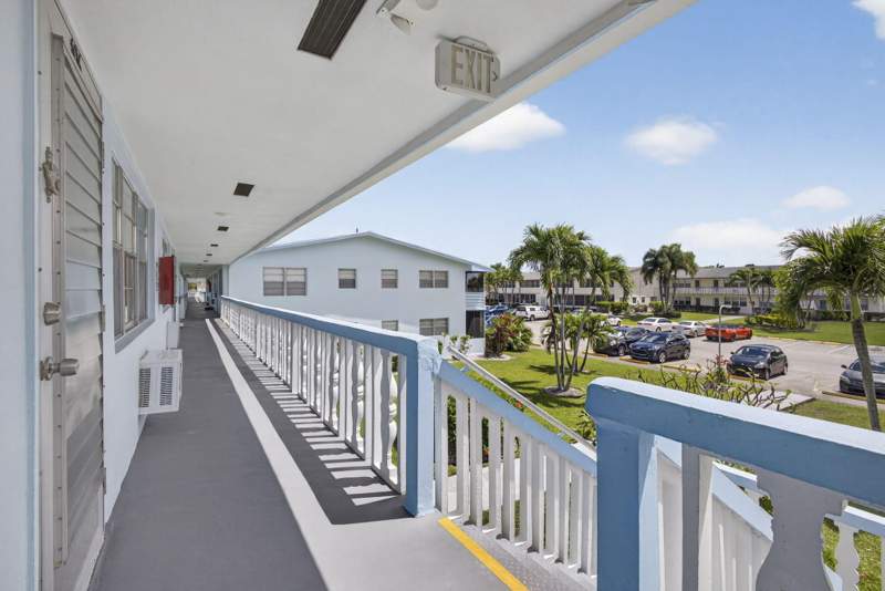 1 bedroom Condominium at 106 Camden, Camden Condos, West Palm Beach — photo 5