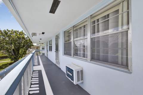 106 Camden, West Palm Beach FL - photo 7 of 54