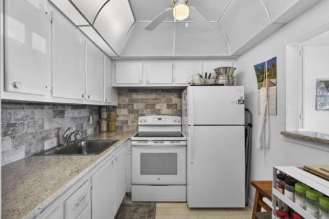 106 Camden, West Palm Beach FL - photo 16 of 54
