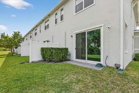 211 SE Woodbark Street, Port St. Lucie FL - photo 16 of 45