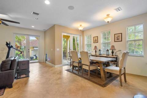 218 N Palmway, Lake Worth Beach FL - photo 14 of 40