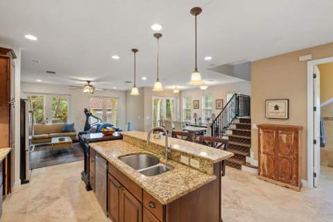 218 N Palmway, Lake Worth Beach FL - photo 6 of 40