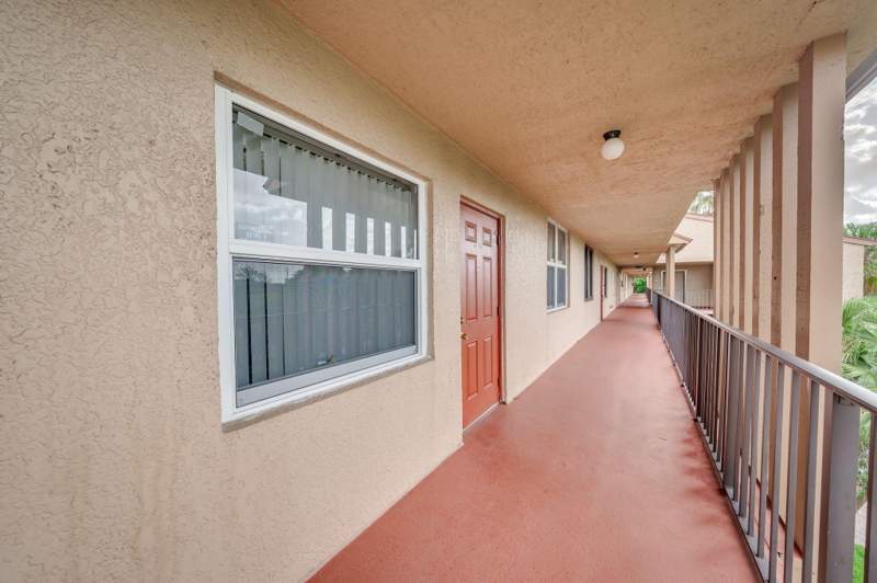 2 bedroom Condominium at 7301 NW 1st Street #402, Palm Lakes Condo, Margate — photo 3