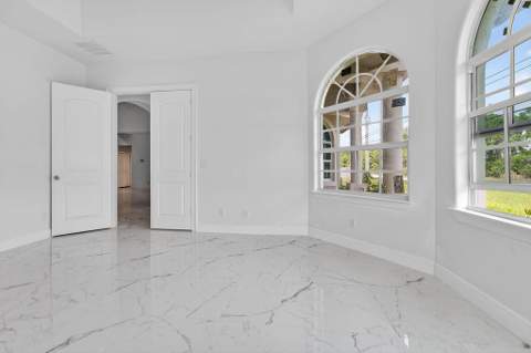 376 SW Paar Drive, Port St. Lucie FL - photo 10 of 47