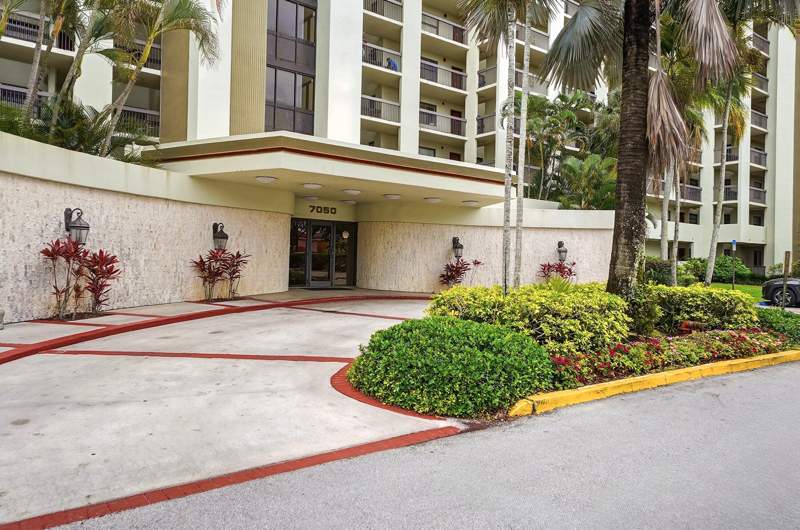 2 bedroom Condominium at 7050 NW 44th Street #705, Horizons Of Inverrary Condo, Lauderhill — photo 3