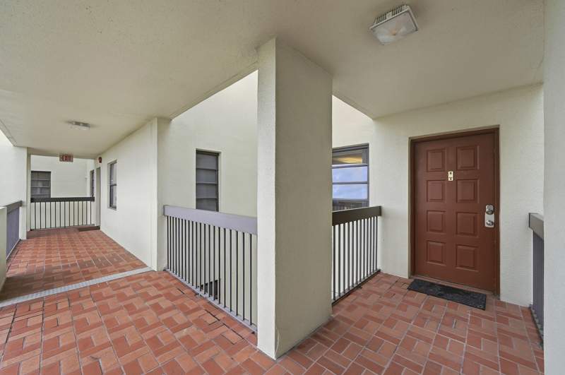 2 bedroom Condominium at 7050 NW 44th Street #705, Horizons Of Inverrary Condo, Lauderhill — photo 5