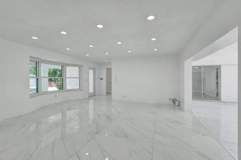 334 SW 13th Avenue, Boynton Beach FL - photo 10 of 41