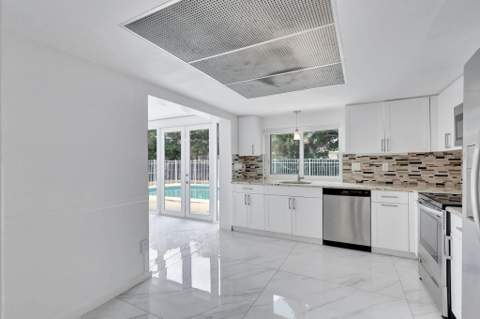 334 SW 13th Avenue, Boynton Beach FL - photo 14 of 41