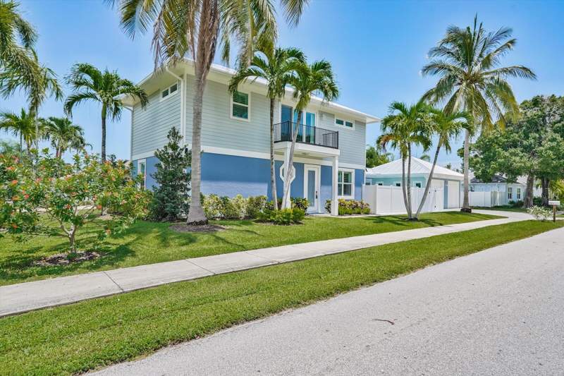 4 bedroom Single Family Residence at 425 Hugh Street, Pine Gardens, Jupiter — photo 3