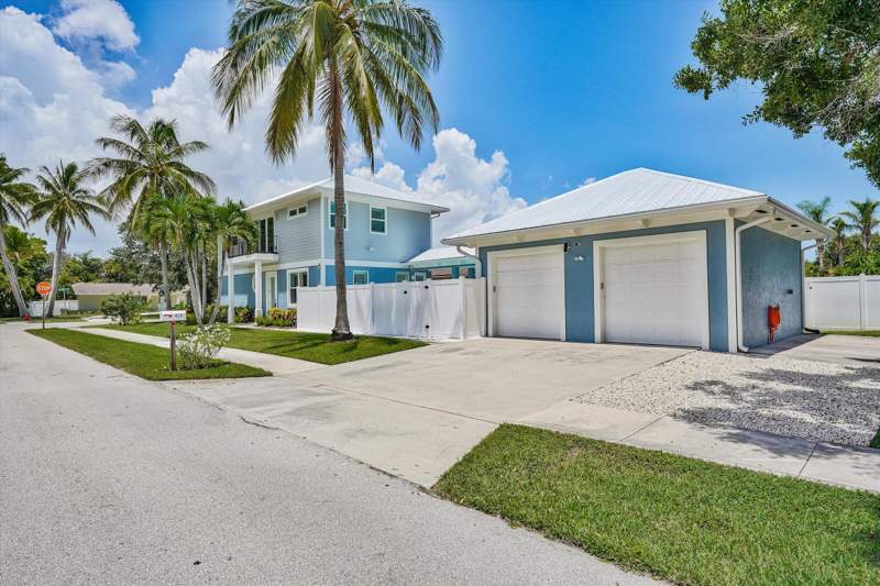 4 bedroom Single Family Residence at 425 Hugh Street, Pine Gardens, Jupiter — photo 4