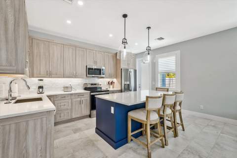 425 Hugh Street, Jupiter FL - photo 7 of 41