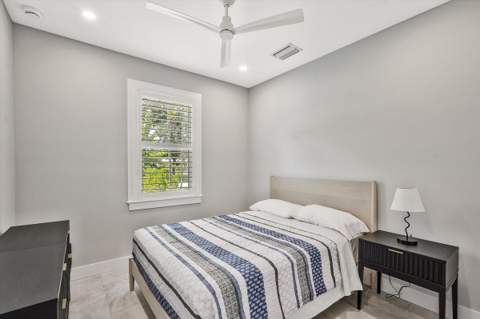 425 Hugh Street, Jupiter FL - photo 17 of 41