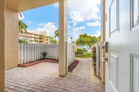 7623 Southampton Terrace #102, Tamarac FL - photo 10 of 61
