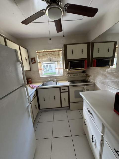 632 Snug Harbor Drive #D2, Boynton Beach FL - photo 10 of 39