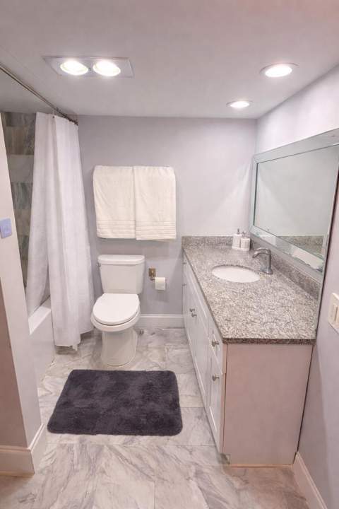 605 Oaks Drive #304, Pompano Beach FL - photo 14 of 28