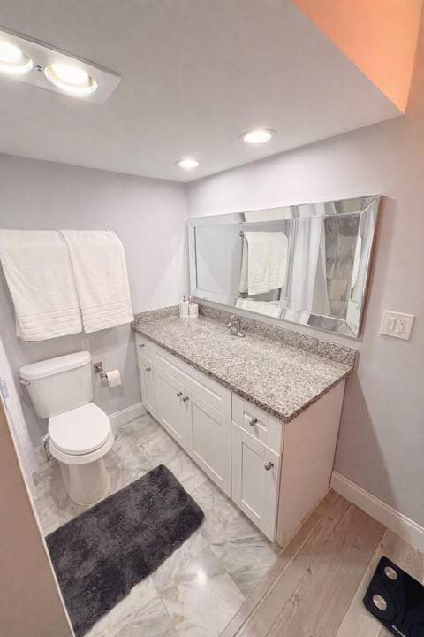 605 Oaks Drive #304, Pompano Beach FL - photo 16 of 28