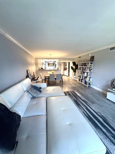605 Oaks Drive #304, Pompano Beach FL - photo 8 of 28