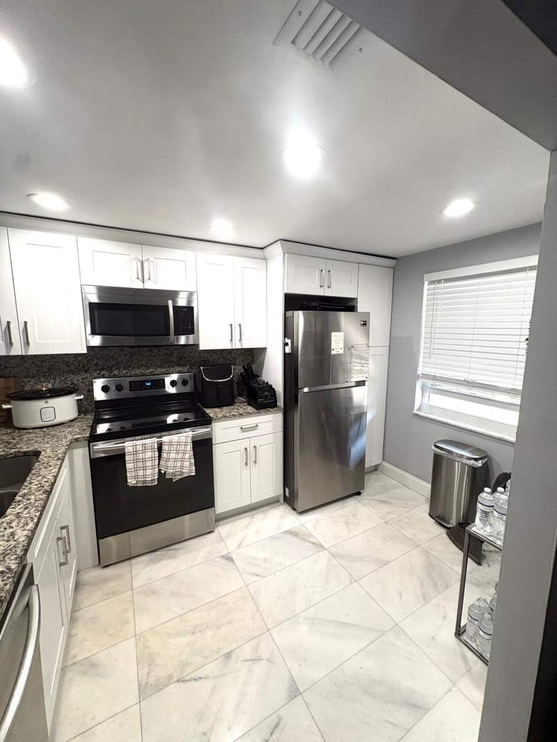 2 bedroom Condominium at 605 Oaks Drive #304, No 60 Palm-Aire Country Club, Pompano Beach — photo 3