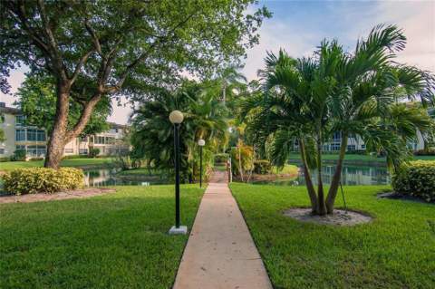 5171 W Oakland Park Boulevard #207, Lauderdale Lakes FL - photo 17 of 32