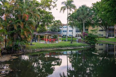 5171 W Oakland Park Boulevard #207, Lauderdale Lakes FL - photo 18 of 32