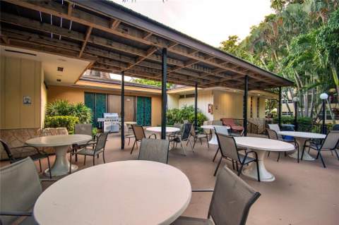 5171 W Oakland Park Boulevard #207, Lauderdale Lakes FL - photo 24 of 32