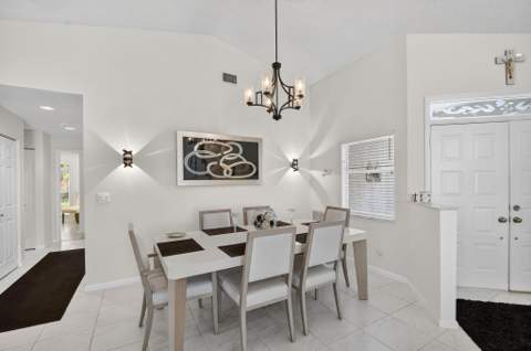 9718 Harbour Lake Circle, Boynton Beach FL - photo 6 of 107