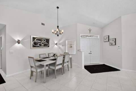 9718 Harbour Lake Circle, Boynton Beach FL - photo 7 of 107