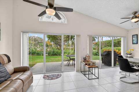 9718 Harbour Lake Circle, Boynton Beach FL - photo 17 of 107