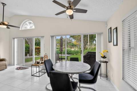 9718 Harbour Lake Circle, Boynton Beach FL - photo 23 of 107