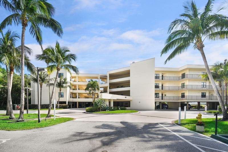 2 bedroom Condominium at 221 NE Plantation Road #316, Plantation Club Villas Condo, Hutchinson Island — photo 2
