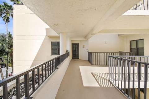 221 NE Plantation Road #316, Hutchinson Island FL - photo 6 of 31
