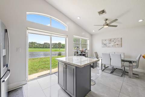 8193 Pelican Harbour Drive, Lake Worth FL - photo 7 of 23