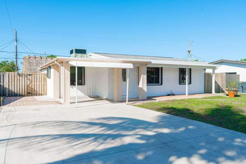 3 bedroom Single Family Residence at 3110 Scanlan Avenue, Englewood Manor, Lake Worth — photo 3