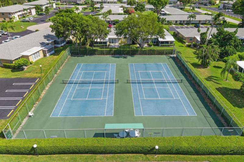 2 bedroom Condominium at 2601 Red Hibiscus Boulevard, Pines Of Delray Condo, Delray Beach — photo 4