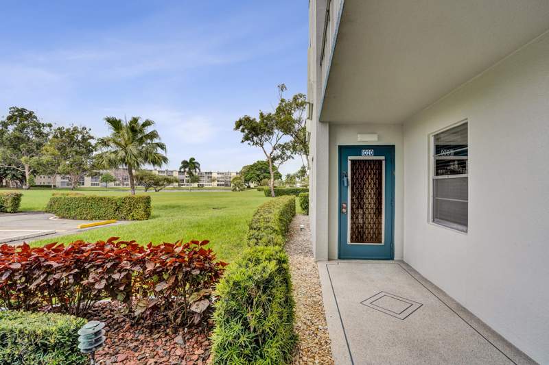 2 bedroom Condominium at 1020 Lincoln, Lincoln At Century Village Condo, Boca Raton — photo 2